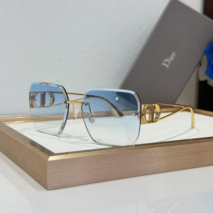 Picture of Dior Sunglasses _SKUfw77795967fw
